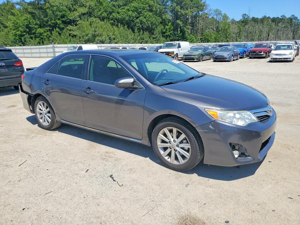 53579396 :رقم المزاد ، 4T4BF1FKXDR279138 vin ، 2013 Toyota Camry مزاد بيع
