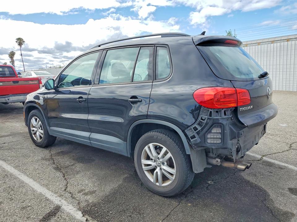 2017 Volkswagen Tiguan მანქანა იყიდება აუქციონზე, vin: WVGAV7AX7HK031400, აუქციონის ნომერი: 52502126