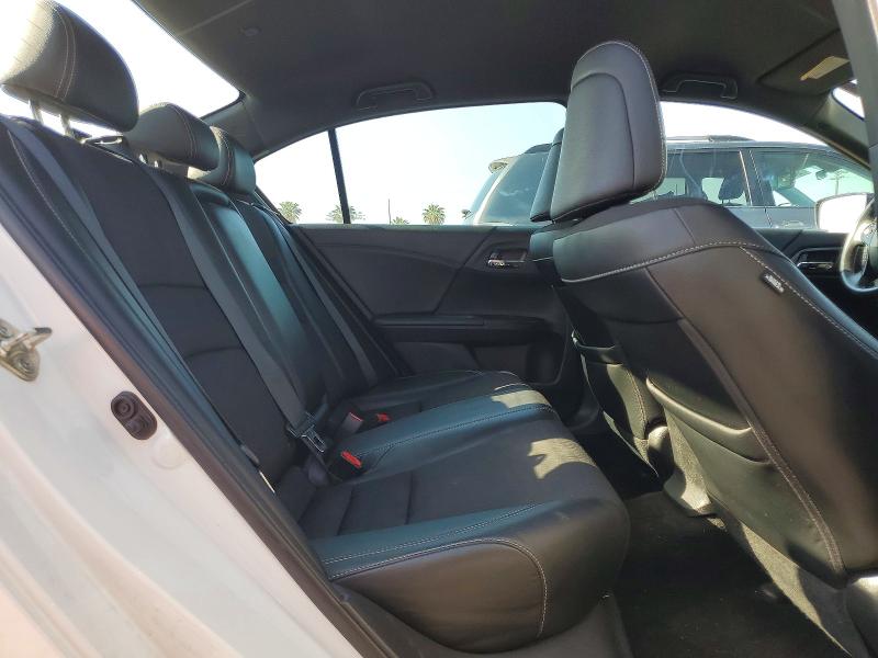 51968026 :رقم المزاد ، 1HGCR2F53HA023135 vin ، 2017 Honda Accord مزاد بيع