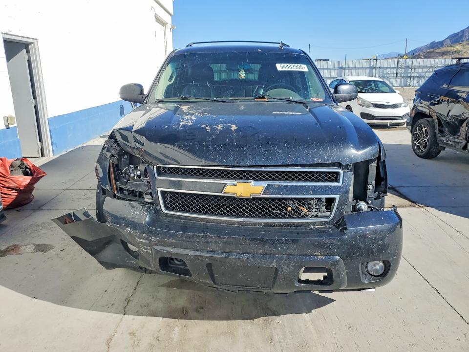 54802996 :رقم المزاد ، 1GNSKJE70DR136927 vin ، 2013 Chevrolet Suburban مزاد بيع