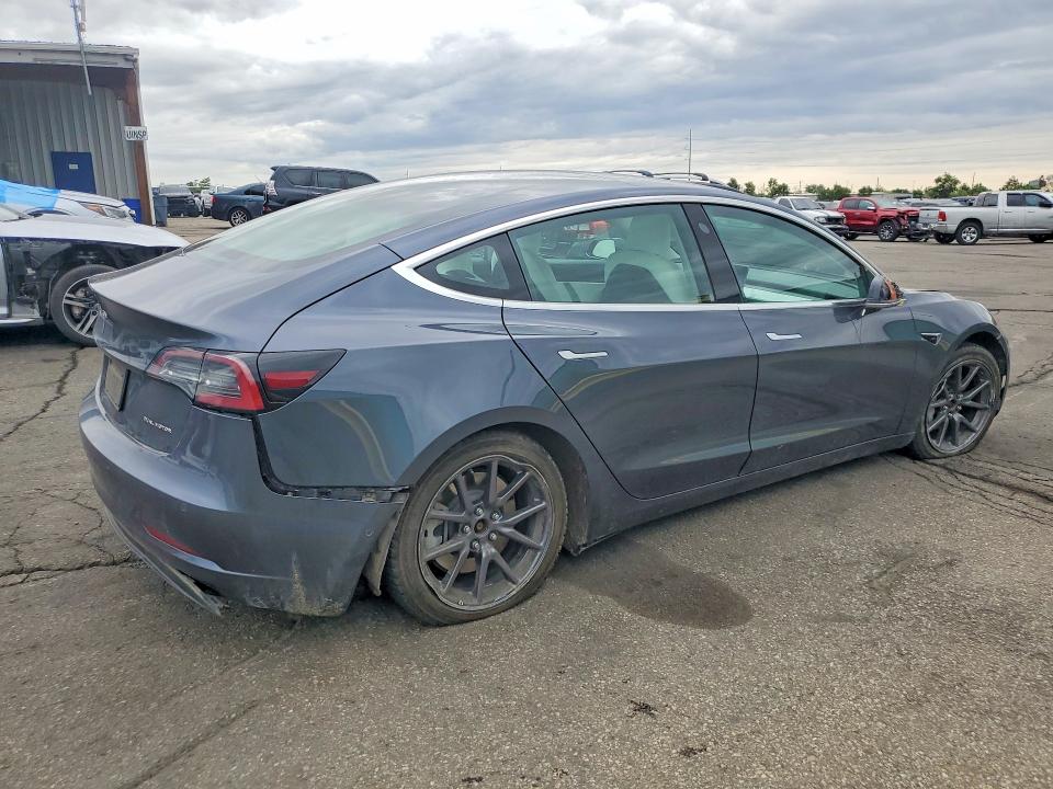 55227156 :رقم المزاد ، 5YJ3E1EBXLF639071 vin ، 2020 Tesla Model 3 مزاد بيع