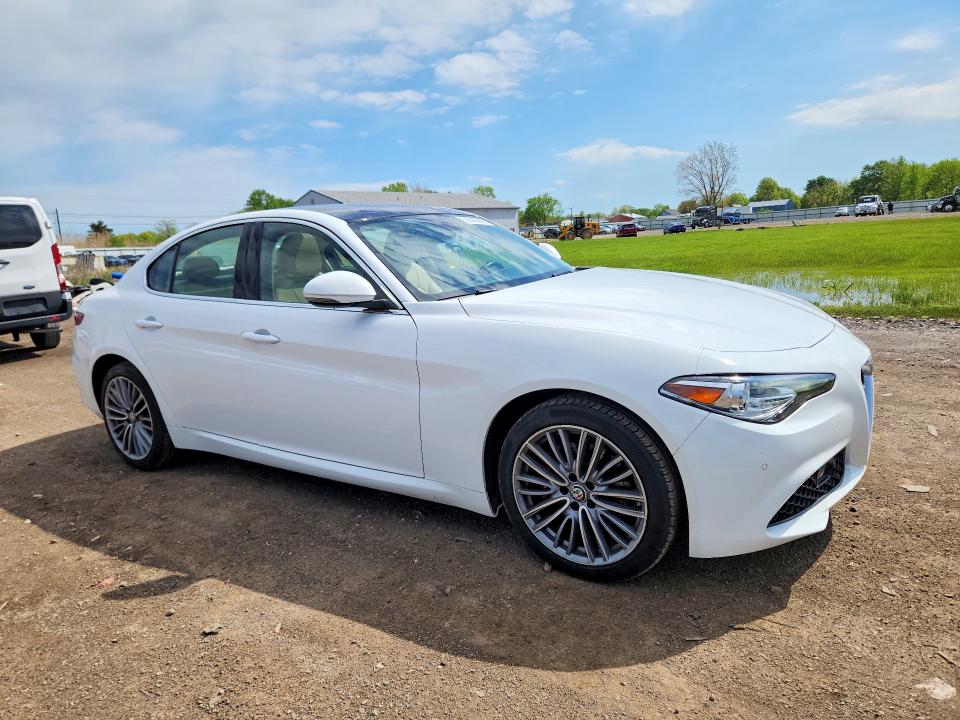 2021 Alfa Romeo Giulia მანქანა იყიდება აუქციონზე, vin: ZARFANBN8M7643793, აუქციონის ნომერი: 52545546