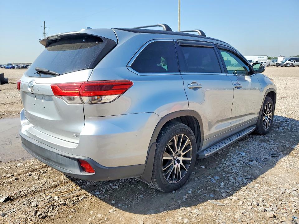 Продажа на аукционе авто 2017 Toyota Highlander, vin: 5TDKZRFH4HS517701, номер лота: 53688696
