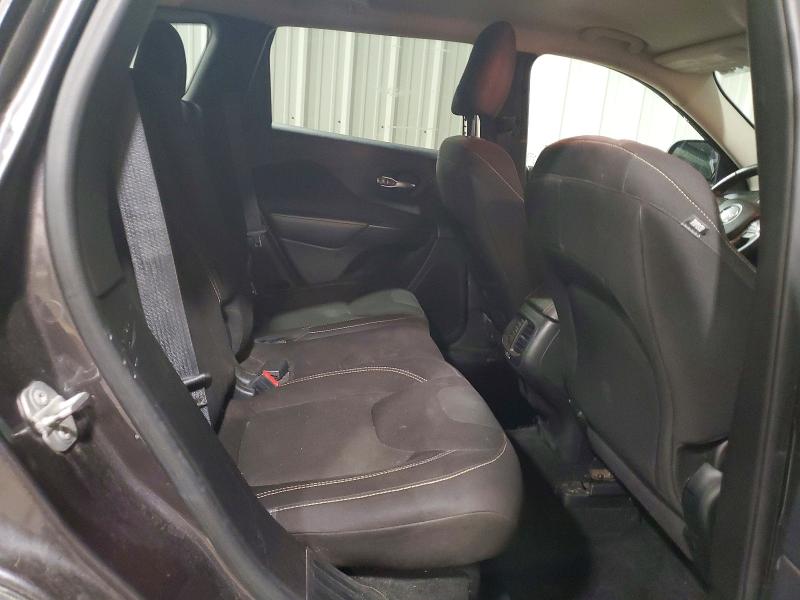 52186896 :رقم المزاد ، 1C4PJMCS8GW102928 vin ، 2016 Jeep Cherokee مزاد بيع