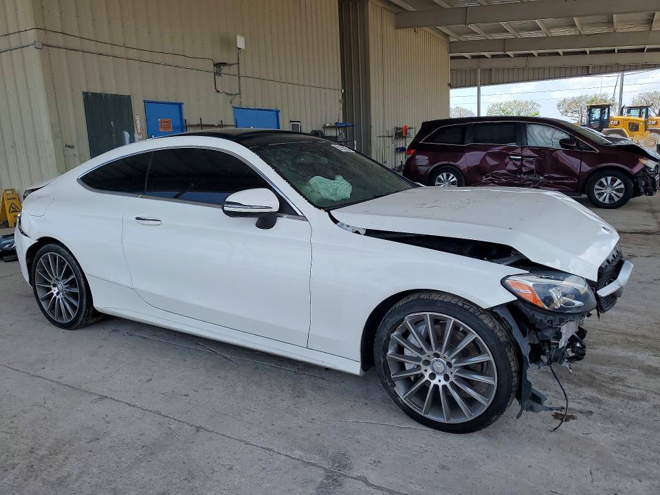 52155526 :رقم المزاد ، WDDWJ4JBXHF389971 vin ، 2017 Mercedes-benz C مزاد بيع