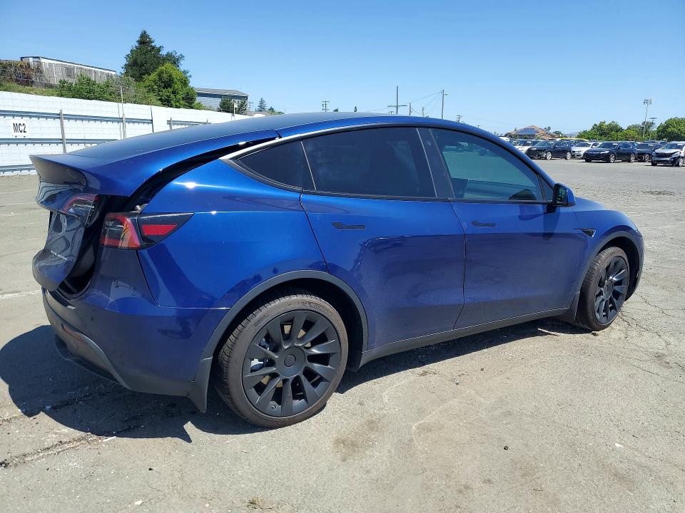 54687576 :رقم المزاد ، 7SAYGDEE9PF748576 vin ، 2023 Tesla Model Y مزاد بيع