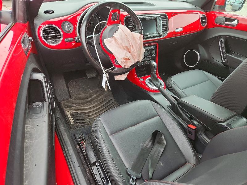 53511726 :رقم المزاد ، 3VWJD7ATXKM719408 vin ، 2019 Volkswagen Beetle مزاد بيع
