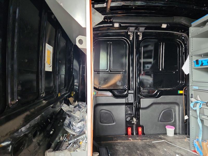 48338676 :رقم المزاد ، 1FTYR2CM1JKB37652 vin ، 2018 Ford Transit مزاد بيع