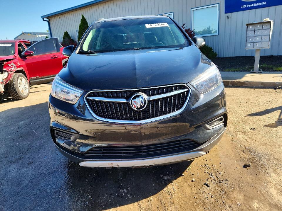 52725266 :رقم المزاد ، KL4CJASB3JB505982 vin ، 2018 Buick Encore مزاد بيع