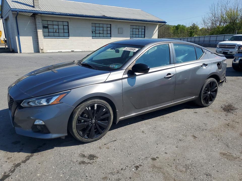 52230606 :رقم المزاد ، 1N4BL4CW1NN379792 vin ، 2022 Nissan Altima مزاد بيع