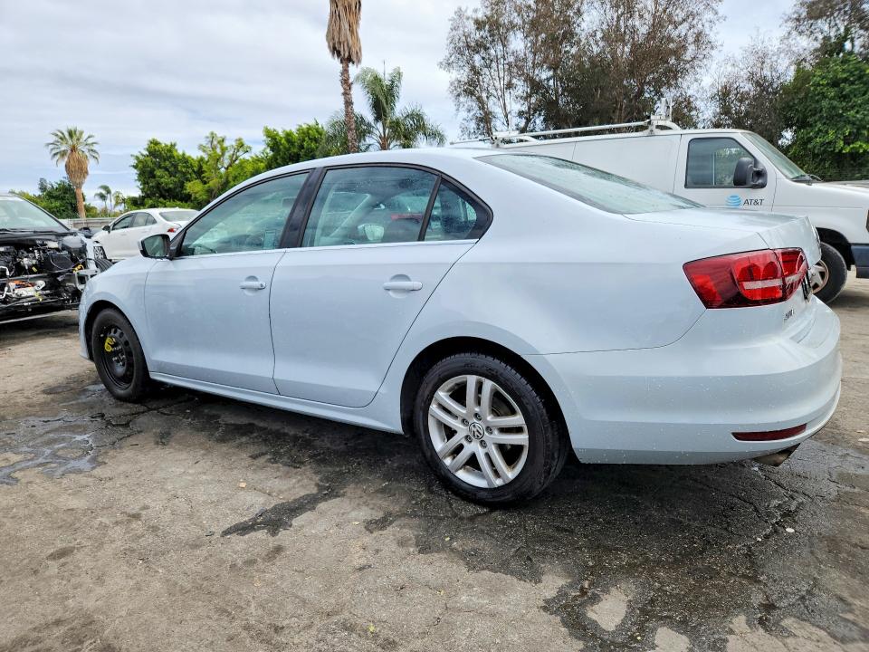 52197576 :رقم المزاد ، 3VW2B7AJ5HM356730 vin ، 2017 Volkswagen Jetta مزاد بيع