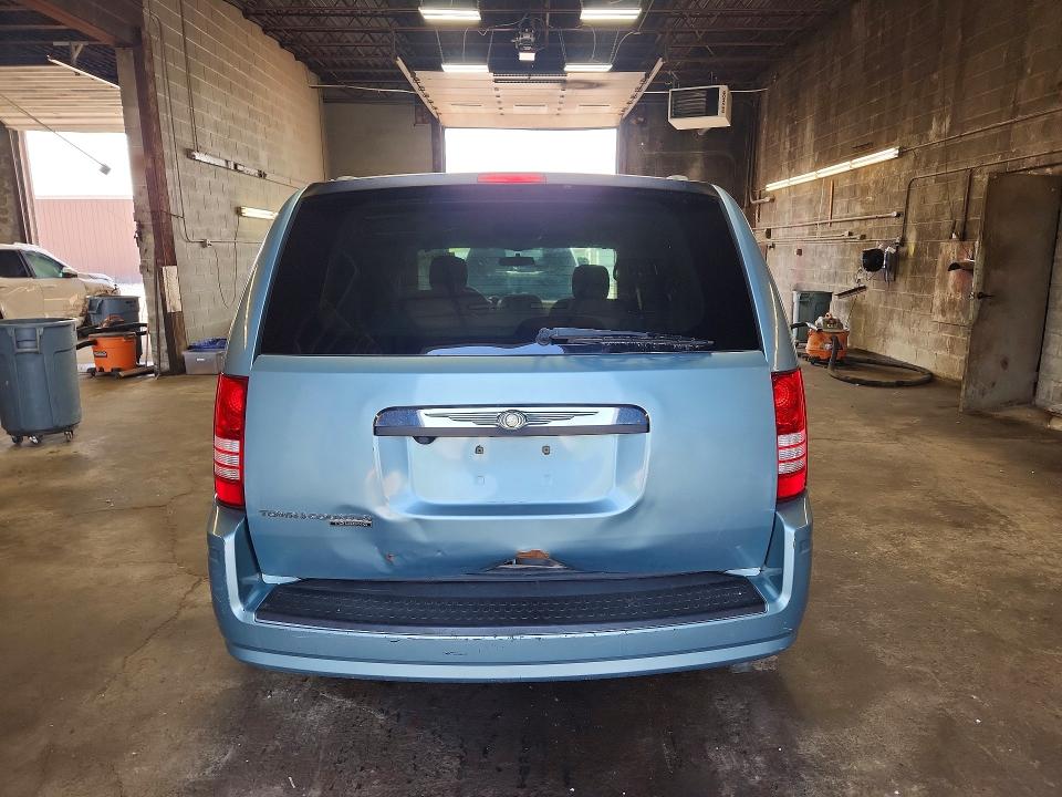 2008 Chrysler Town & Country მანქანა იყიდება აუქციონზე, vin: 2A8HR54P88R696906, აუქციონის ნომერი: 53626746