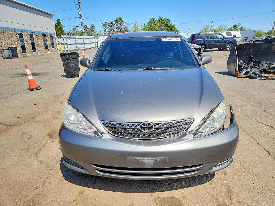 52381976 :رقم المزاد ، 4T1BF32K52U516160 vin ، 2002 Toyota Camry مزاد بيع