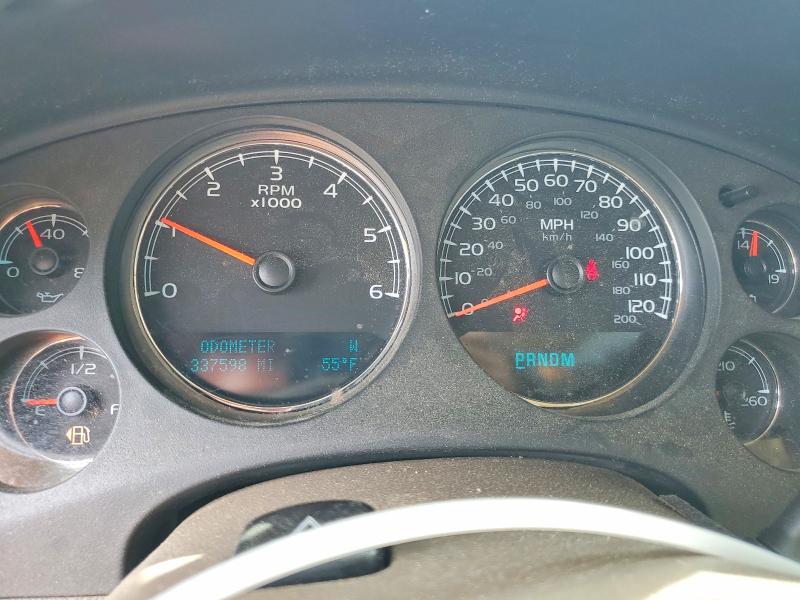 52392736 :رقم المزاد ، 1GNSCJE06BR103945 vin ، 2011 Chev Suburban مزاد بيع