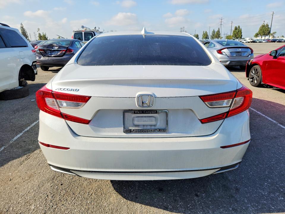 53386026 :رقم المزاد ، 1HGCV1F13JA065362 vin ، 2018 Honda Accord مزاد بيع