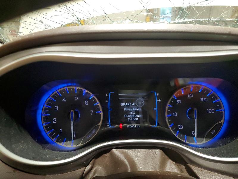 53163966 :رقم المزاد ، 2C4RC1BG2HR688244 vin ، 2017 Chrysler Pacifica مزاد بيع