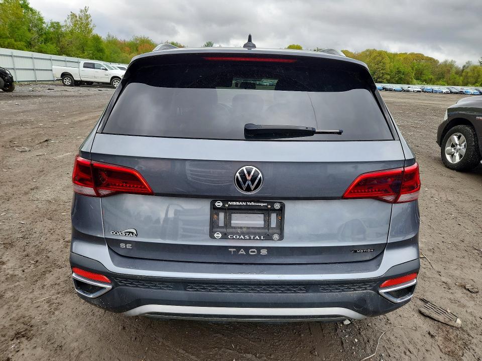 53734696 :رقم المزاد ، 3VVLX7B2XNM098718 vin ، 2022 Volkswagen Taos مزاد بيع
