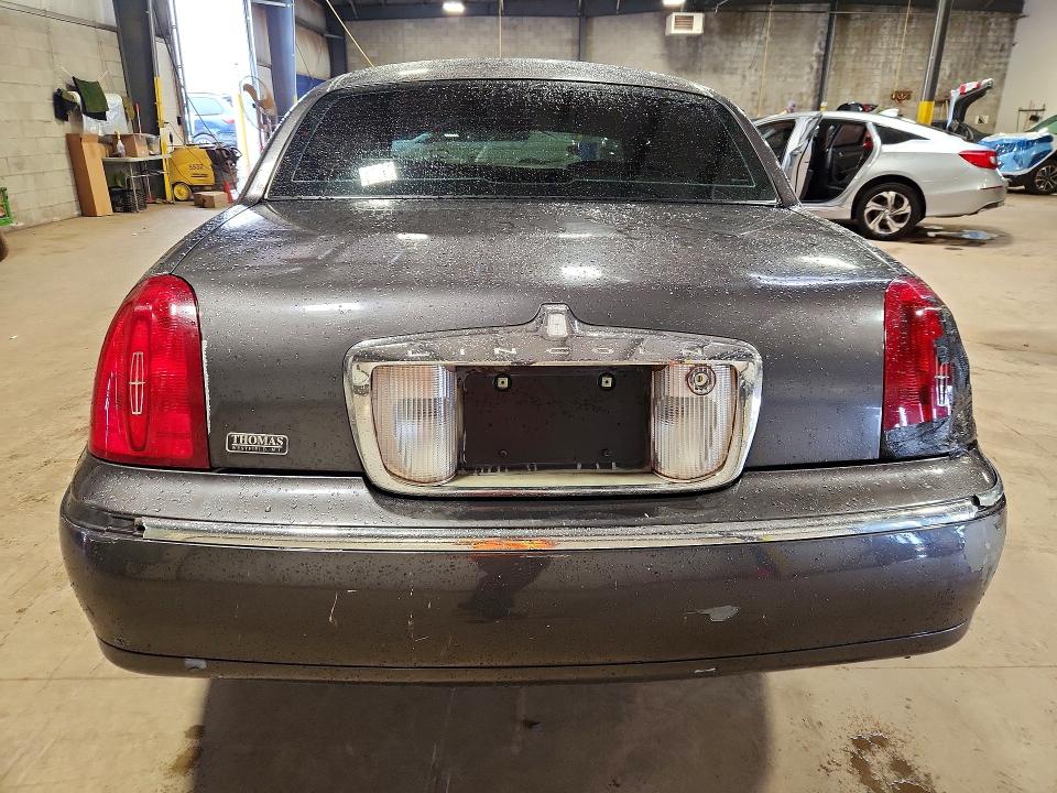 54513426 :رقم المزاد ، 1LNHM82W8YY857876 vin ، 2000 Lincoln Town Car مزاد بيع