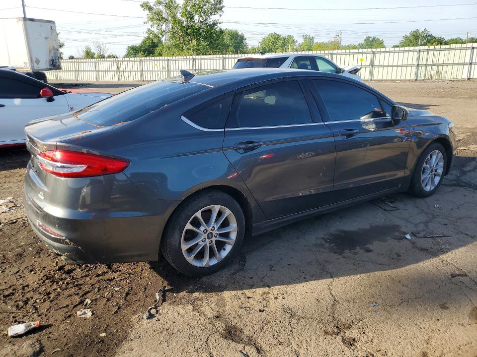 54953166 :رقم المزاد ، 3FA6P0HD5LR110517 vin ، 2020 Ford Fusion مزاد بيع