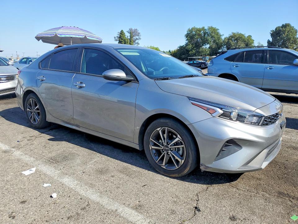 53028146 :رقم المزاد ، 3KPF24AD9PE587135 vin ، 2023 Kia Forte مزاد بيع