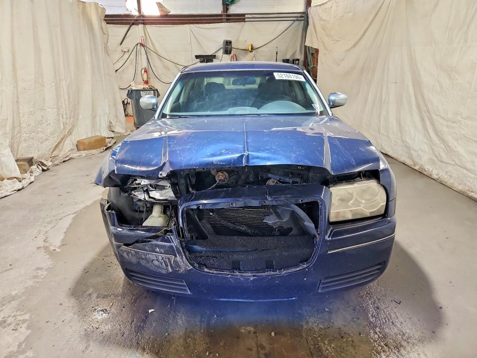 Продажа на аукционе авто 2006 Chrysler 300, vin: 2C3KA43R16H363195, номер лота: 52168196