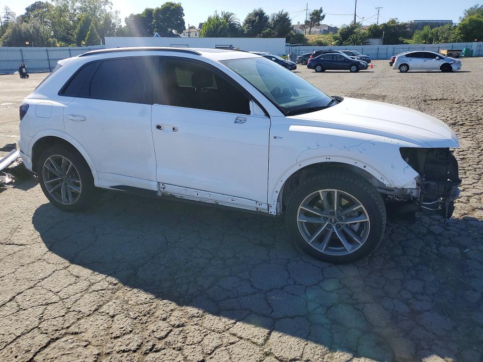 53222956 :رقم المزاد ، WA1EECF31N1141021 vin ، 2022 Audi Q3 مزاد بيع