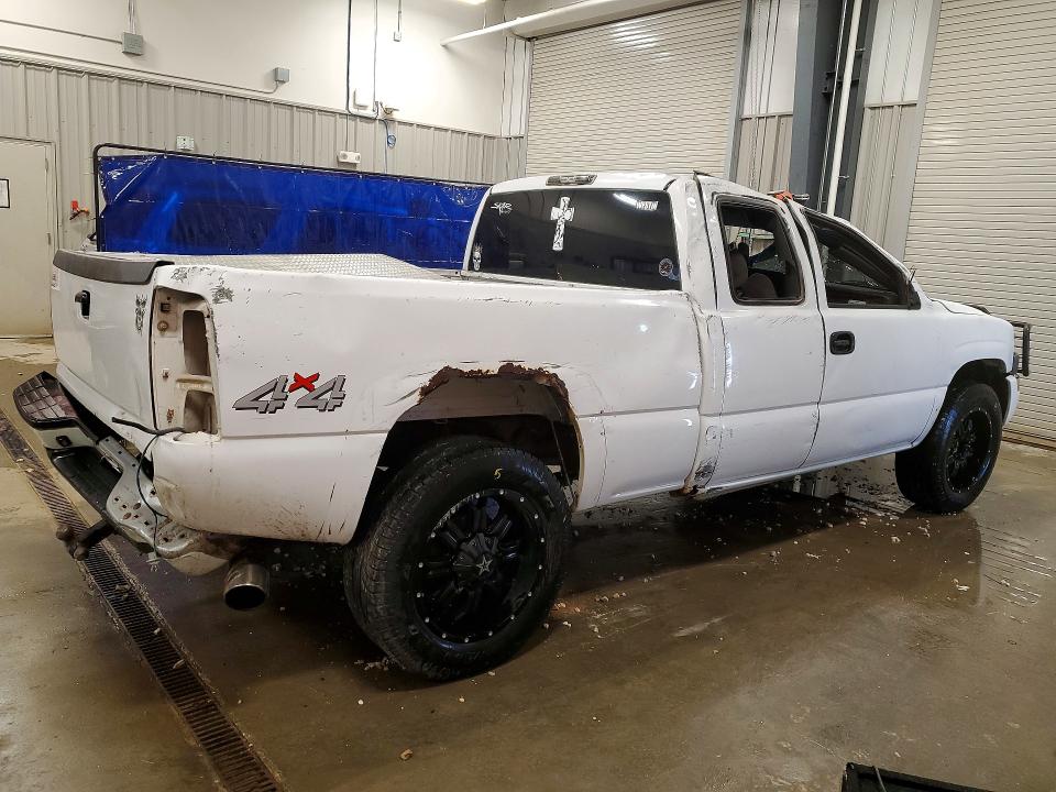 Продажа на аукционе авто 2005 Gmc New Sierra, vin: 2GTEK19B551185961, номер лота: 52745676