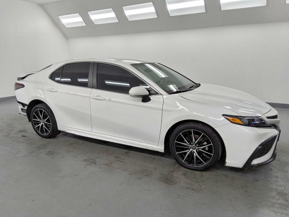 49950976 :رقم المزاد ، 4T1G11AK6PU811107 vin ، 2023 Toyota Camry مزاد بيع