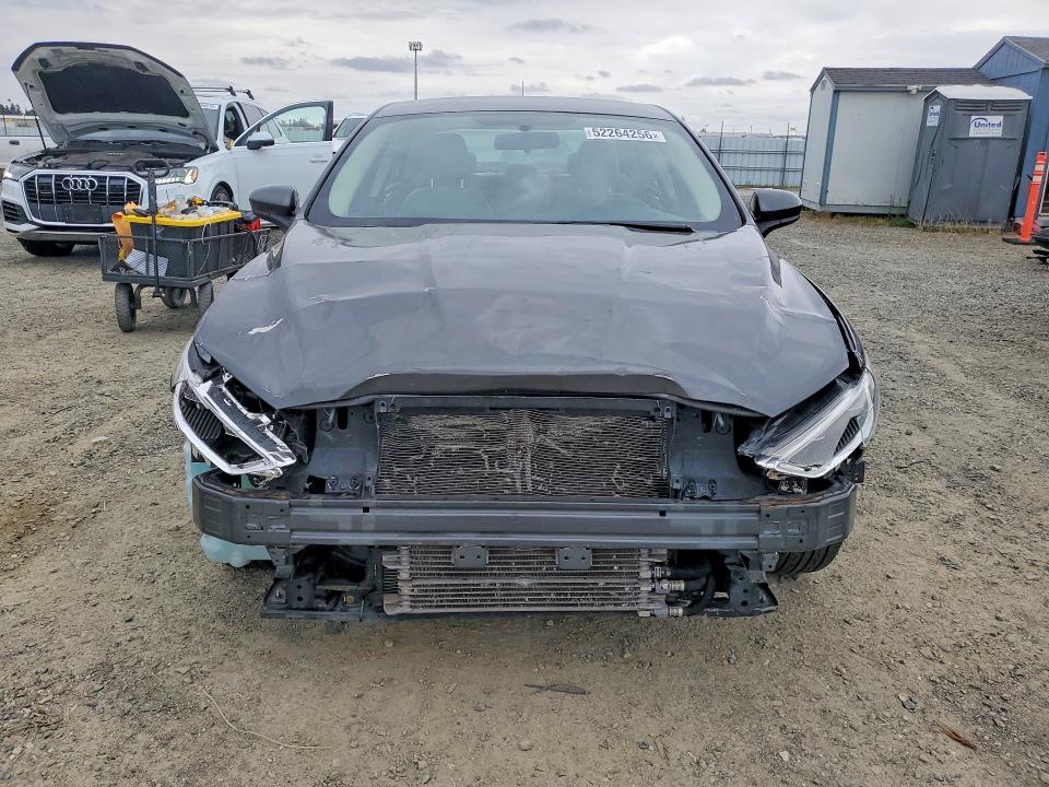 2018 Ford Fusion მანქანა იყიდება აუქციონზე, vin: 3FA6P0UUXJR261663, აუქციონის ნომერი: 52264256