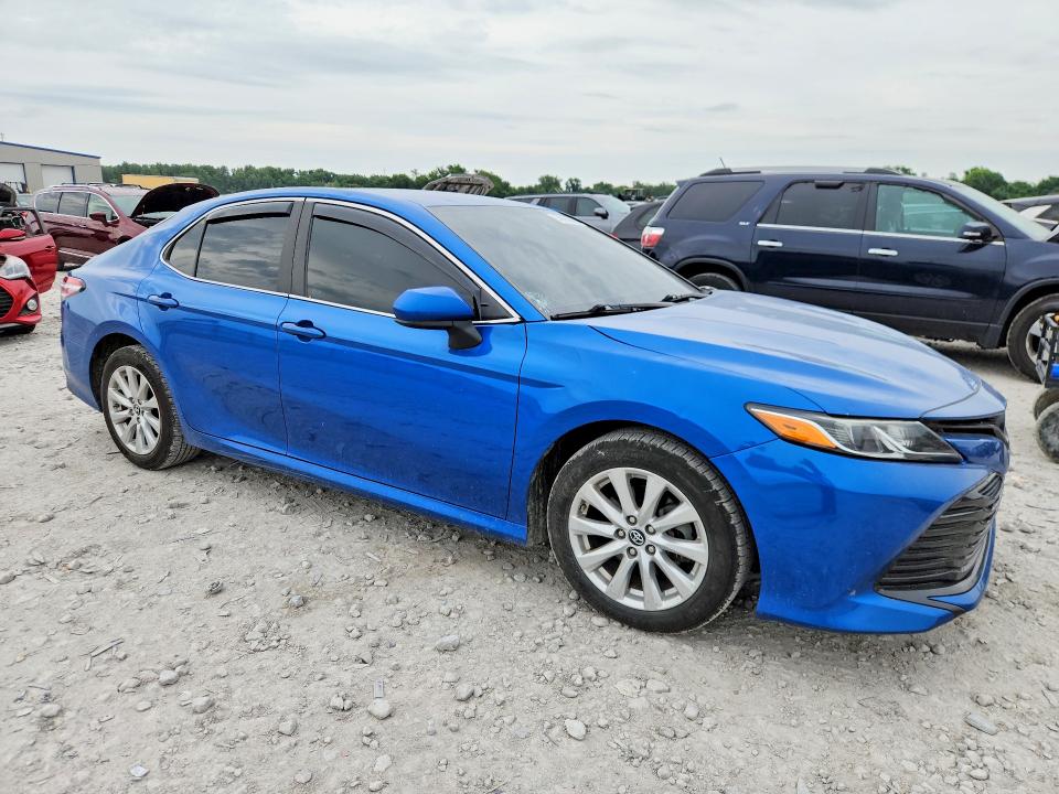 54991886 :رقم المزاد ، 4T1B11HK3KU261180 vin ، 2019 Toyota Camry مزاد بيع