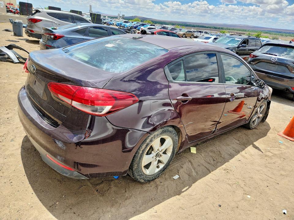 2018 Kia Forte მანქანა იყიდება აუქციონზე, vin: 3KPFL4A7XJE166409, აუქციონის ნომერი: 52703556