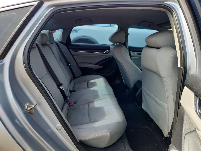 51959516 :رقم المزاد ، 1HGCV1F1XKA100738 vin ، 2019 Honda Accord مزاد بيع