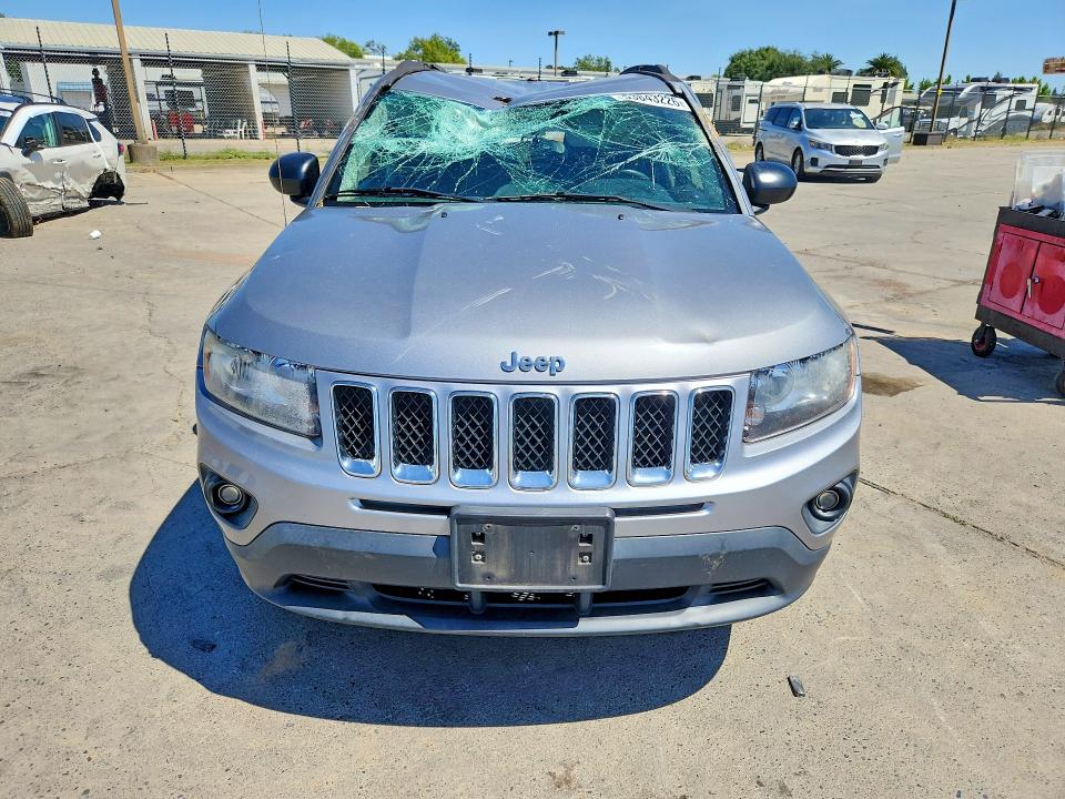 53843226 :رقم المزاد ، 1C4NJCBA4GD641360 vin ، 2016 Jeep Compass مزاد بيع