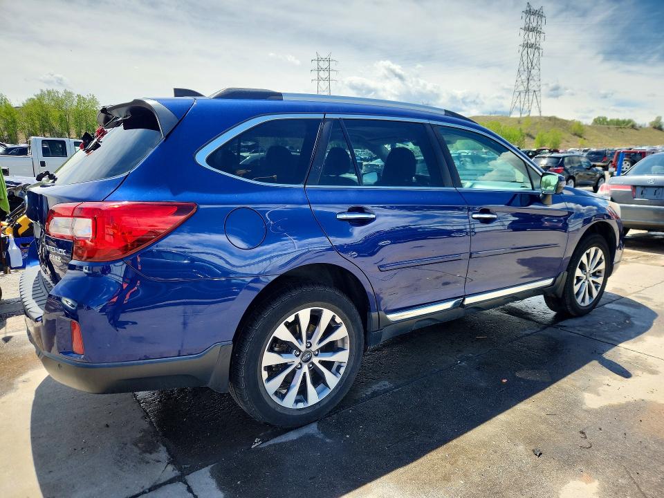 2017 Subaru Outback მანქანა იყიდება აუქციონზე, vin: 4S4BSATC5H3307975, აუქციონის ნომერი: 54312236