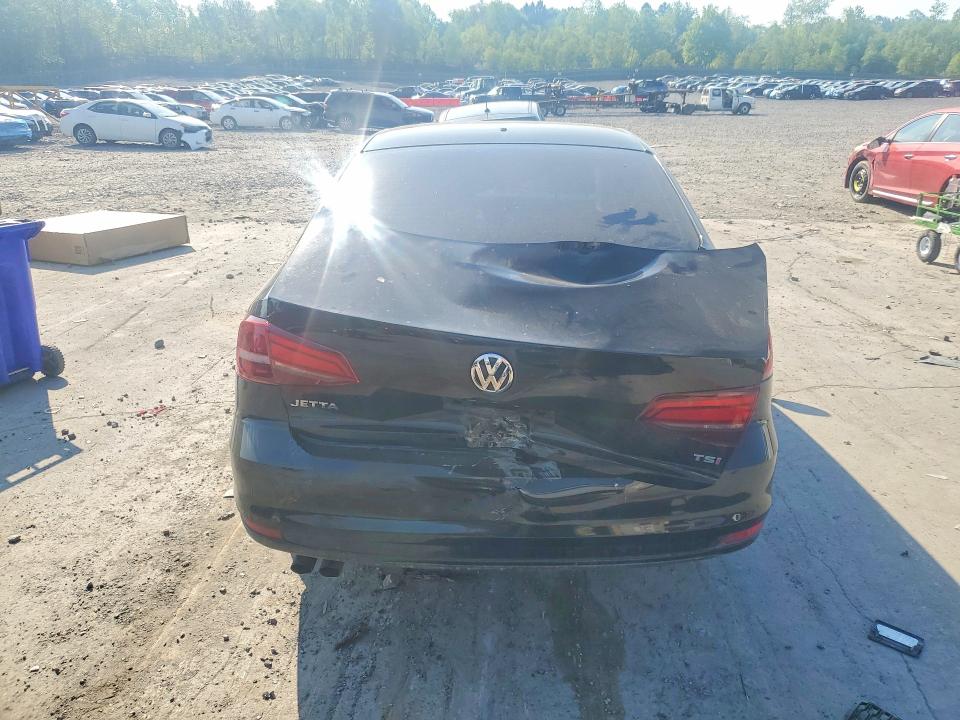 54063256 :رقم المزاد ، 3VW2B7AJ1HM377218 vin ، 2017 Volkswagen Jetta مزاد بيع