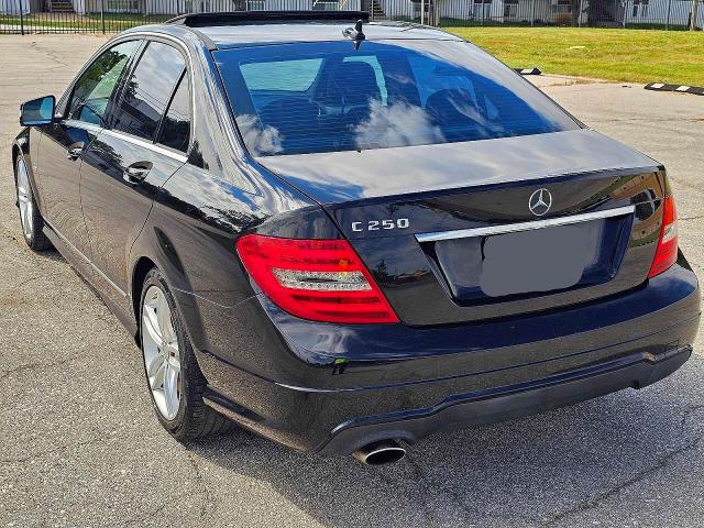 Продажа на аукционе авто 2012 Mercedes-benz C, vin: WDDGF4HB2CR194515, номер лота: 54468996
