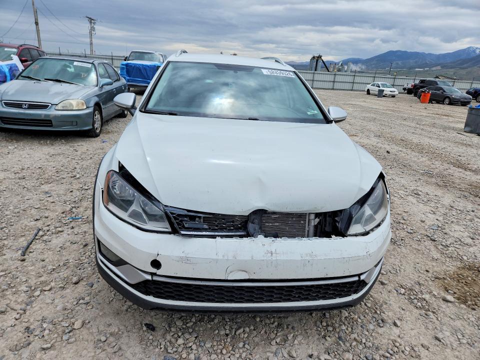 Продажа на аукционе авто 2017 Volkswagen Golf Alltrack, vin: 3VWH17AU3HM526140, номер лота: 52039526