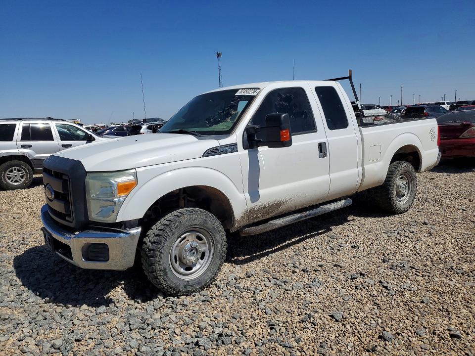 52493236 :رقم المزاد ، 1FT7X2B69FEA82944 vin ، 2015 Ford F250 مزاد بيع