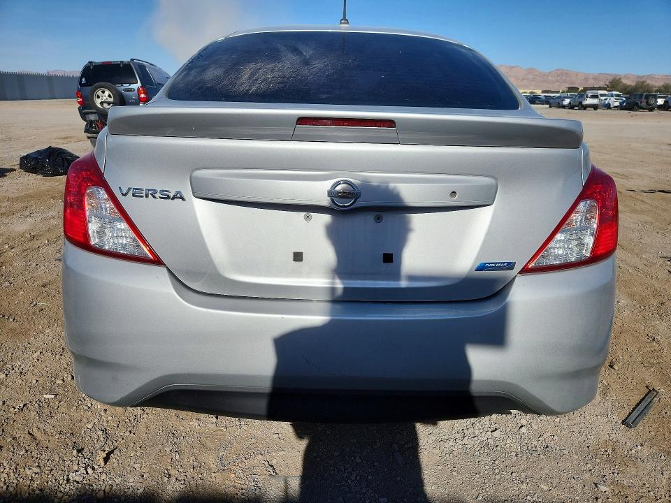2015 Nissan Versa მანქანა იყიდება აუქციონზე, vin: 3N1CN7AP2FL926031, აუქციონის ნომერი: 53468976