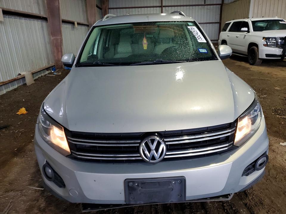 2014 Volkswagen Tiguan მანქანა იყიდება აუქციონზე, vin: WVGAV3AX2EW556751, აუქციონის ნომერი: 55242916