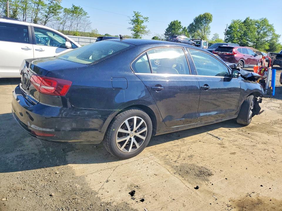52410026 :رقم المزاد ، 3VWDB7AJ4HM250181 vin ، 2017 Volkswagen Jetta مزاد بيع