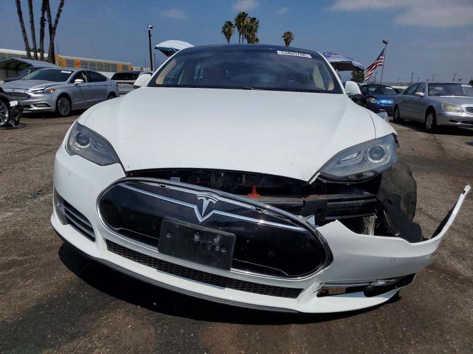 53805706 :رقم المزاد ، 5YJSA1S15EFP30383 vin ، 2014 Tesla Model S مزاد بيع