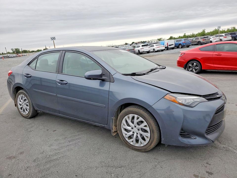 52325236 :رقم المزاد ، 2T1BURHE7HC749283 vin ، 2017 Toyota Corolla مزاد بيع