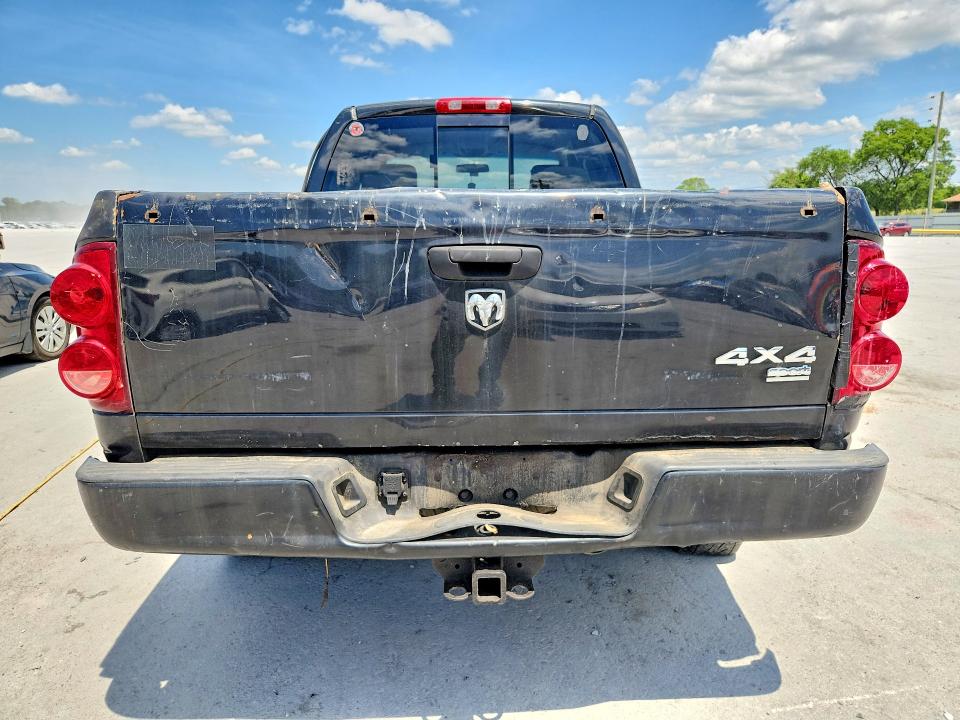 54132556 :رقم المزاد ، 1D7HU18218S521320 vin ، 2008 Dodge Ram 1500 مزاد بيع