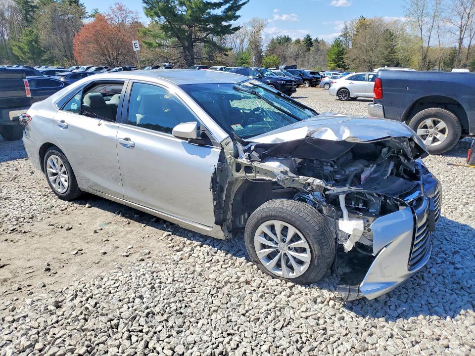 52607676 :رقم المزاد ، 4T1BF1FK5HU682363 vin ، 2017 Toyota Camry مزاد بيع