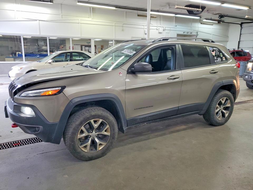 53293566 :رقم المزاد ، 1C4PJMBB4HW587068 vin ، 2017 Jeep Cherokee مزاد بيع