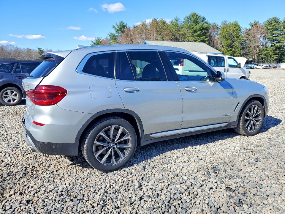 52215436 :رقم المزاد ، 5UXTR9C52JLC73067 vin ، 2018 Bmw X3 مزاد بيع