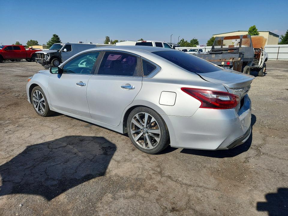 2017 Nissan Altima მანქანა იყიდება აუქციონზე, vin: 1N4BL3AP8HC229443, აუქციონის ნომერი: 52185386