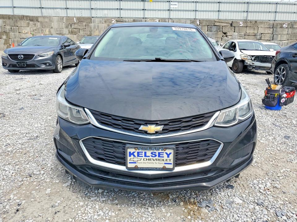 53978816 :رقم المزاد ، 1G1BC5SM6J7102823 vin ، 2018 Chevrolet Cruze مزاد بيع