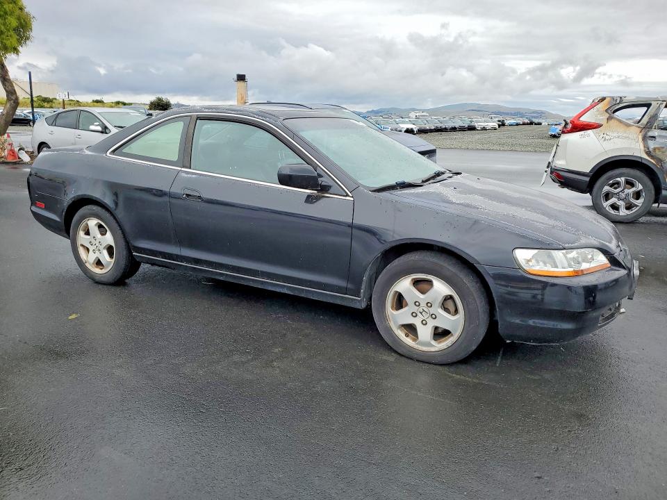 Продаж на аукціоні авто 2000 Honda Accord, vin: 1HGCG2251YA005969, номер лоту: 52465026